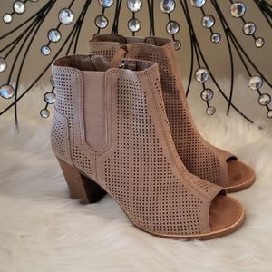 EUC TOMS peep toe booties size 6